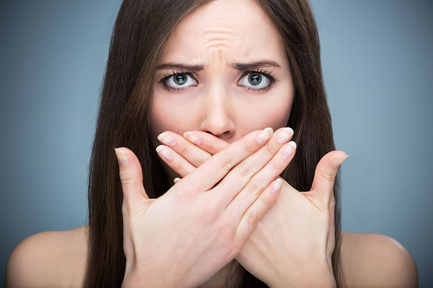Mik a kellemetlen lehelet okai és mit tehetünk a rossz szájszag ellen?